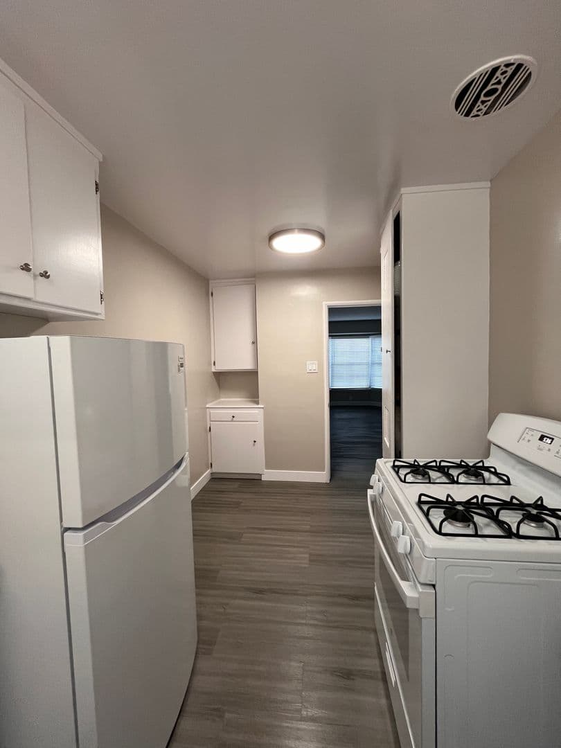LONG BEACH Apartment: 3500-3504 E 1ST ST