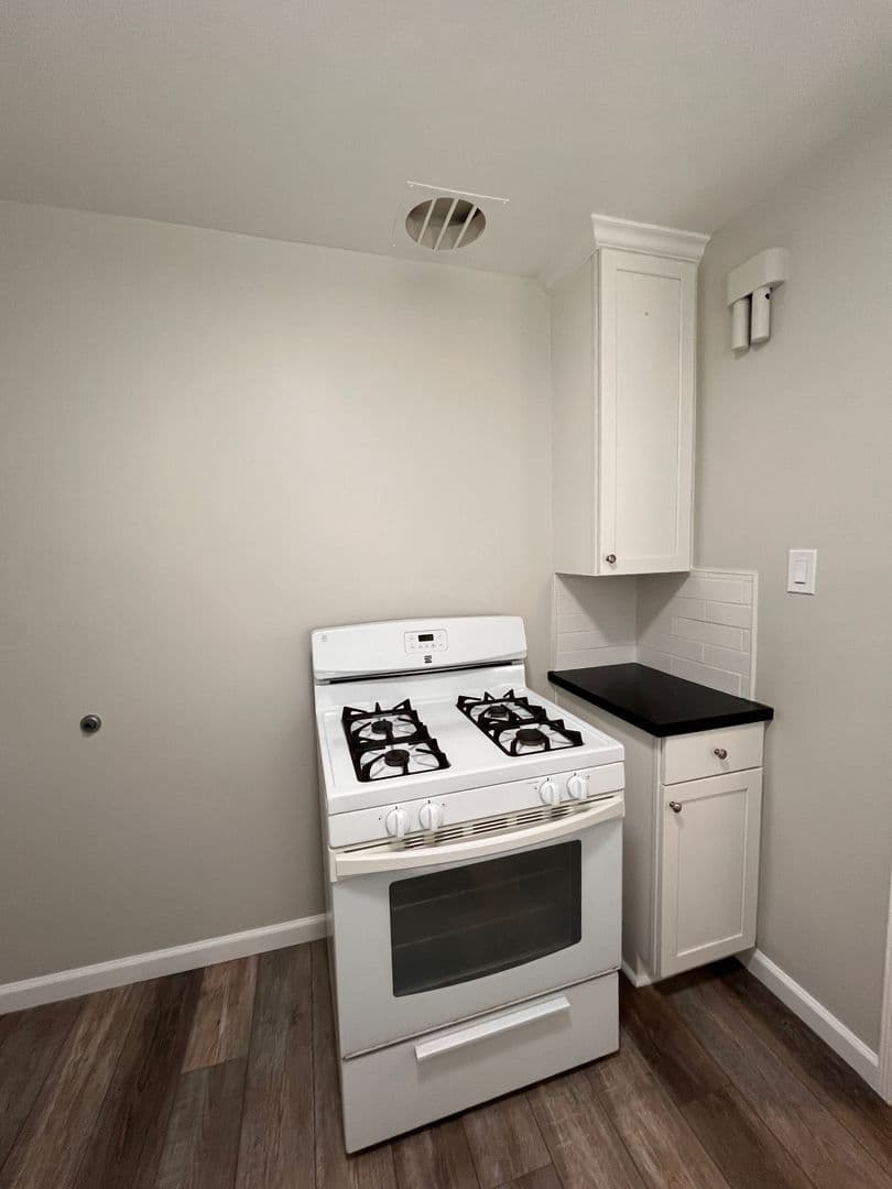 LONG BEACH Apartment: 1049 E CARSON ST