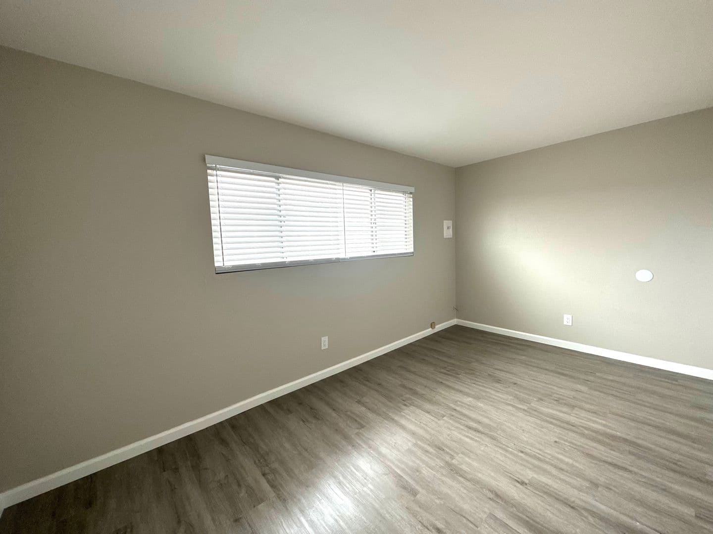 GARDENA Apartment: 14517 S VERMONT AVE