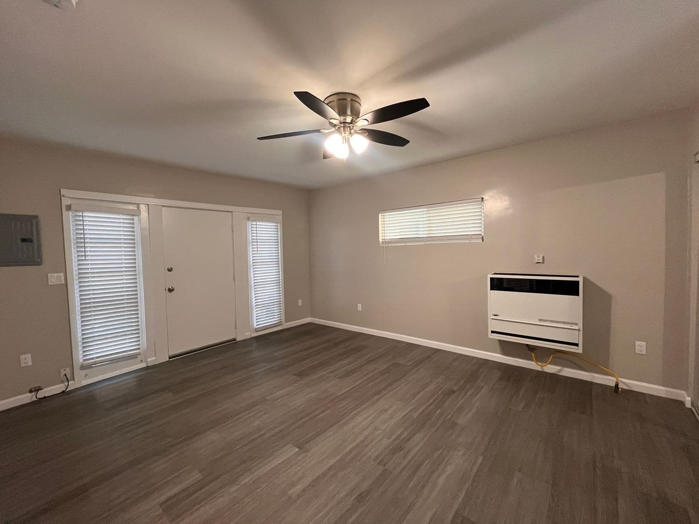 LONG BEACH Apartment: 1904-1912 E. BERMUDA ST