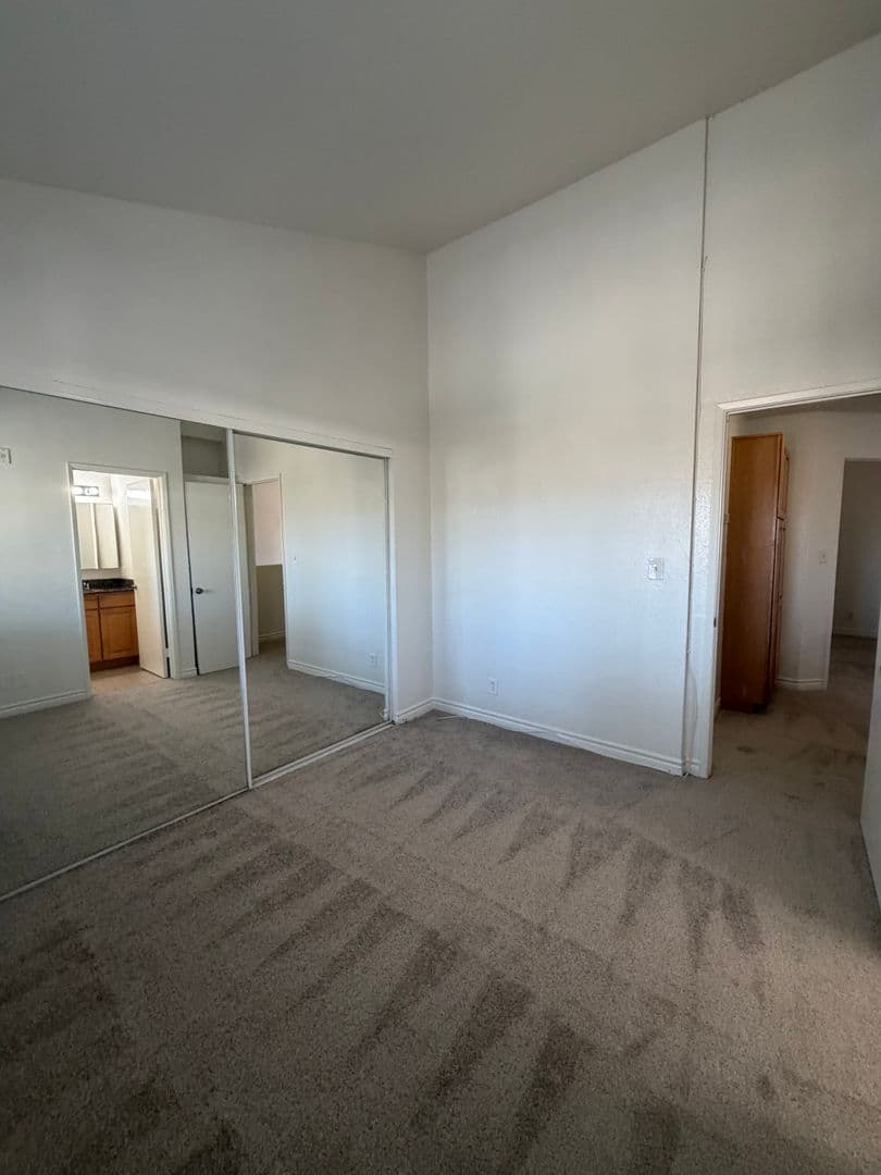 LONG BEACH Apartment: 758 ROSE AVENUE
