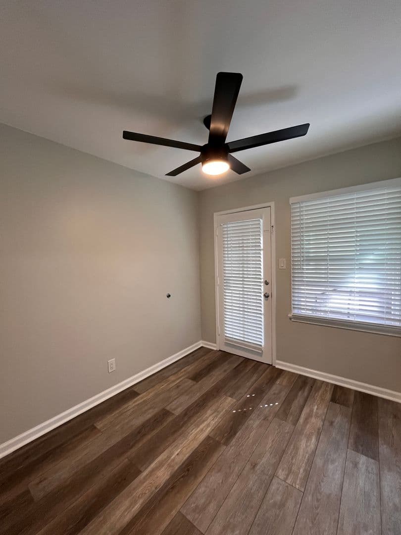 LONG BEACH Apartment: 1049 E CARSON ST