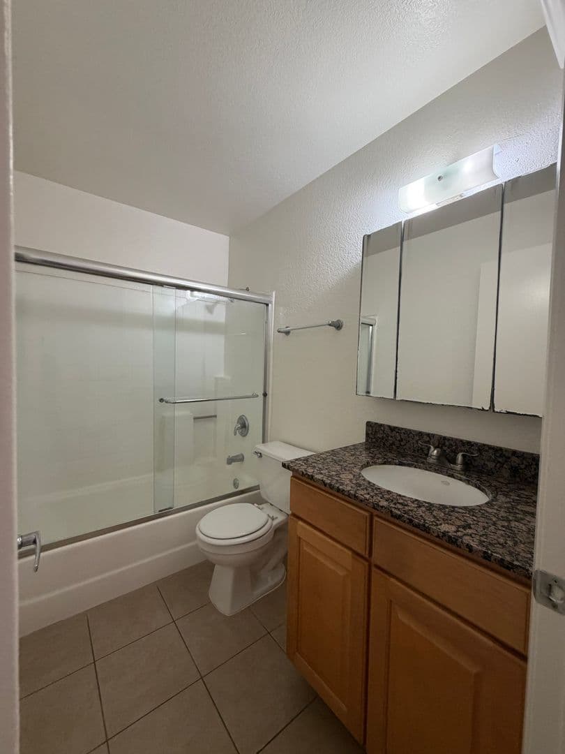 LONG BEACH Apartment: 758 ROSE AVENUE