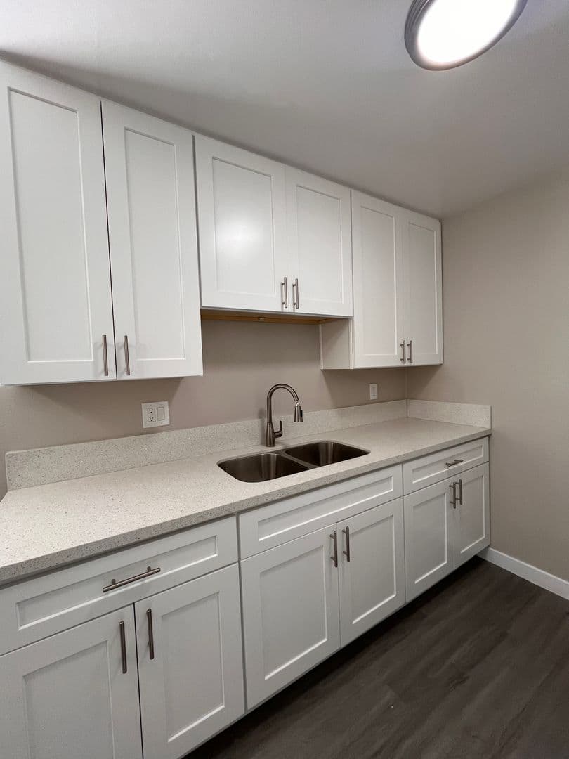 LONG BEACH Apartment: 1550-1604 HENDERSON AVE