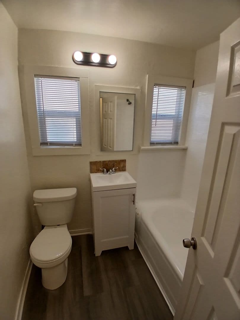 LONG BEACH Apartment: 1915 PACIFIC AVE