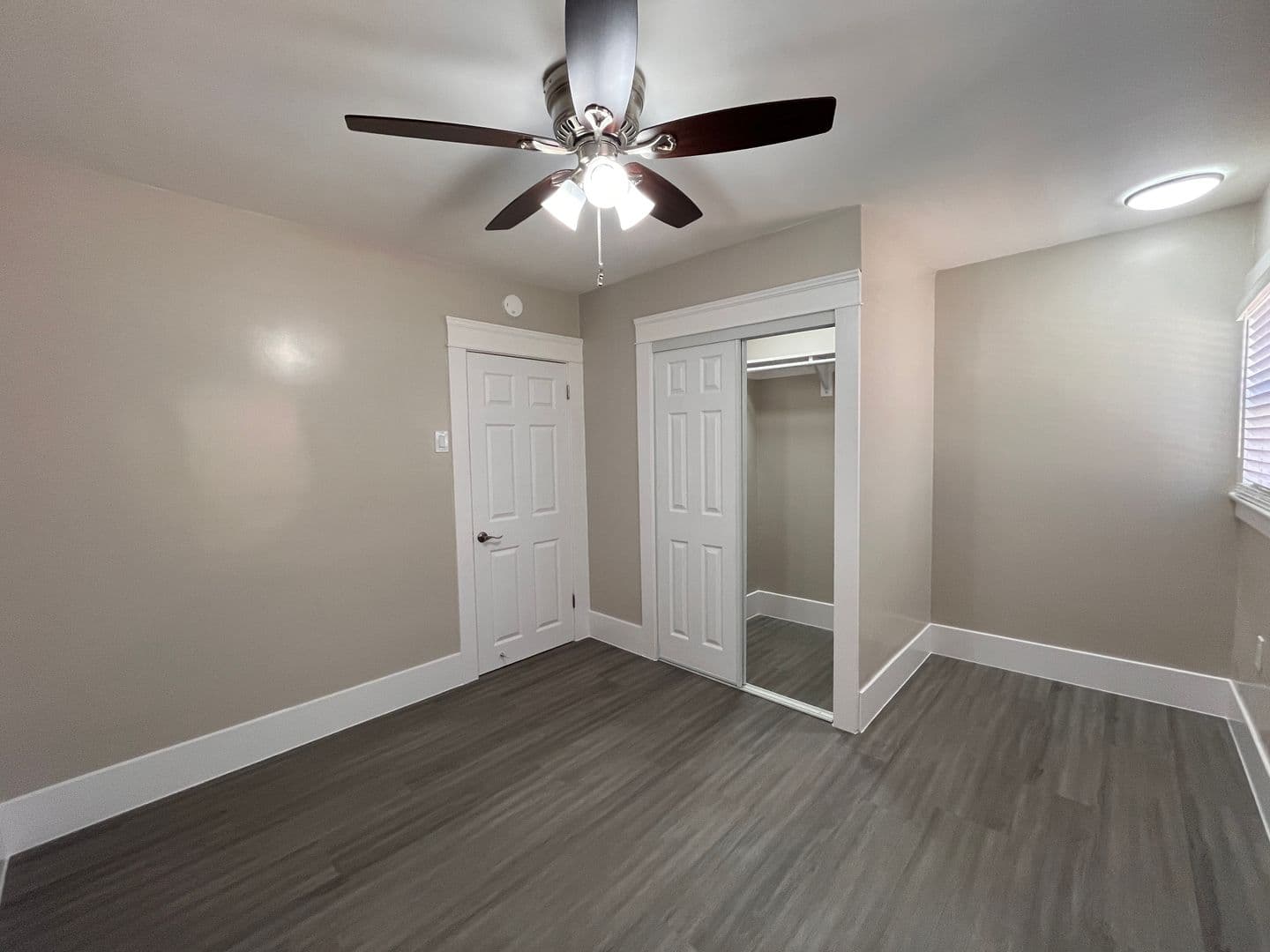 LONG BEACH Apartment: 1127-1141 E 1st ST