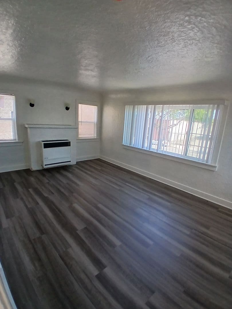 LONG BEACH Apartment: 1915 PACIFIC AVE