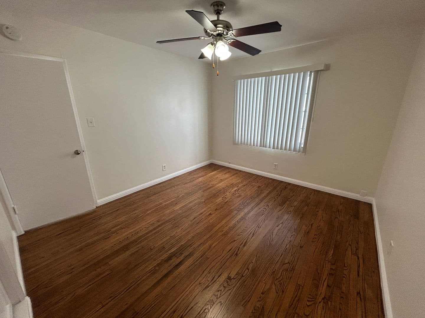 LONG BEACH Apartment: 131 BONITO AVE