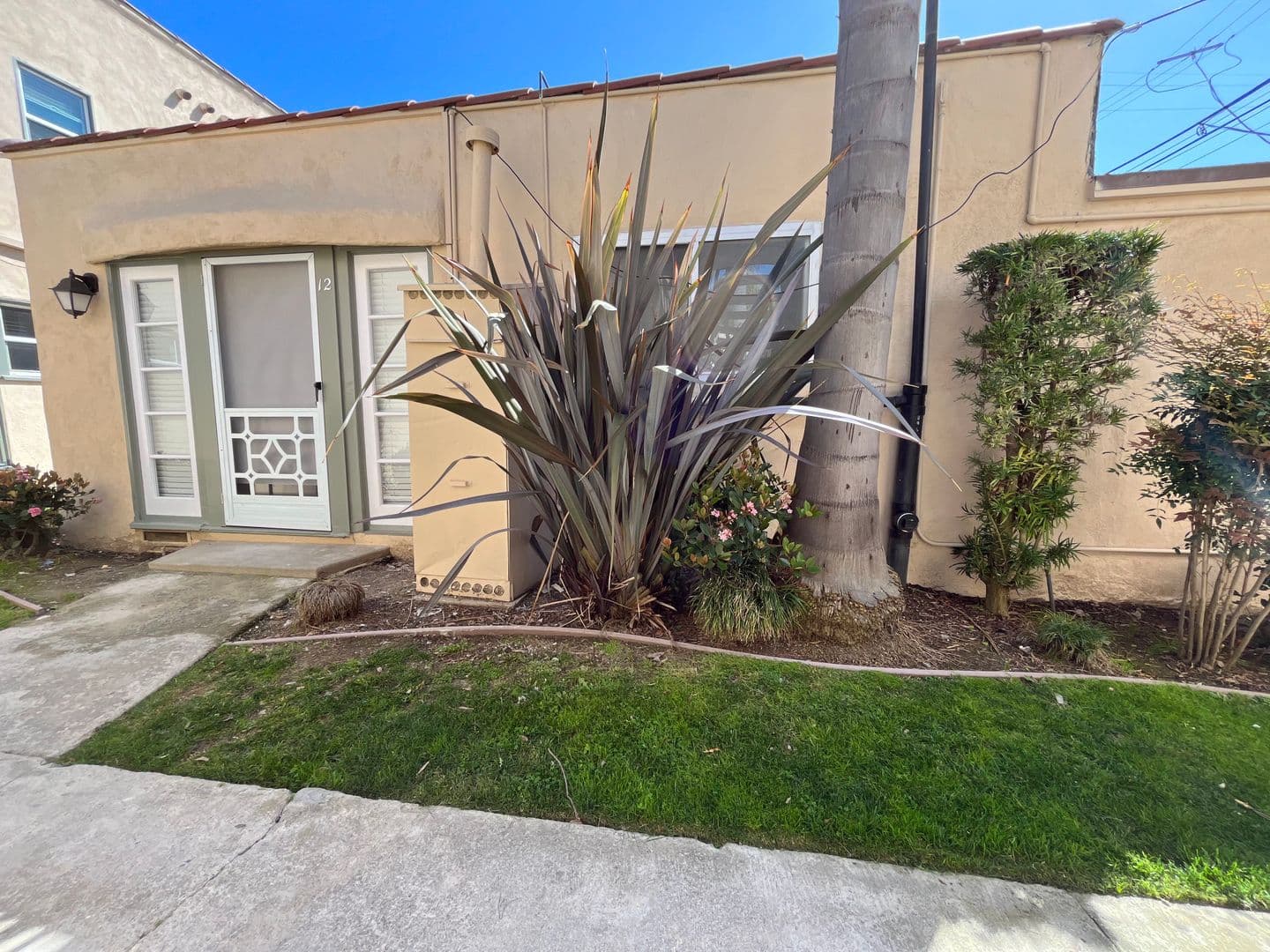 LONG BEACH Apartment: 1904-1912 E. BERMUDA ST