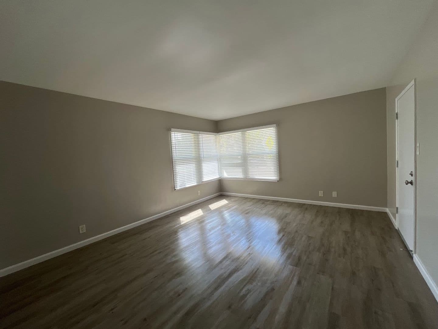 LONG BEACH Apartment: 1435 E OCEAN BLVD