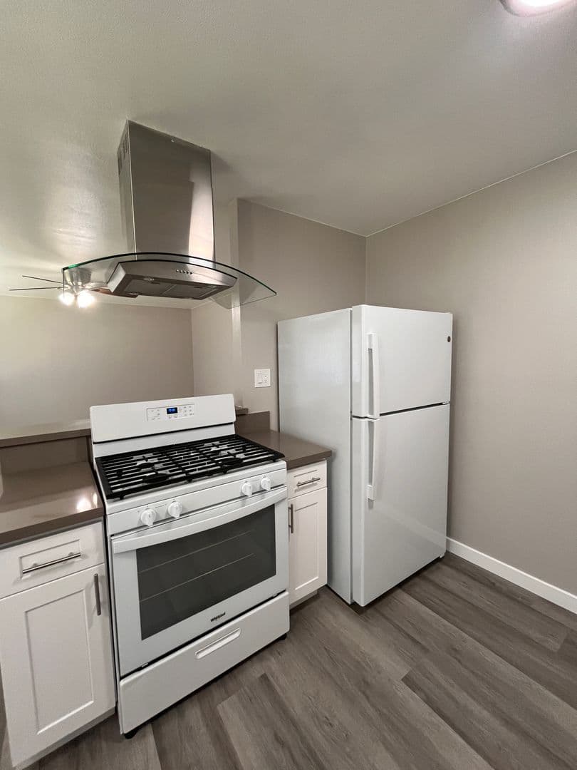 GARDENA Apartment: 14517 S VERMONT AVE