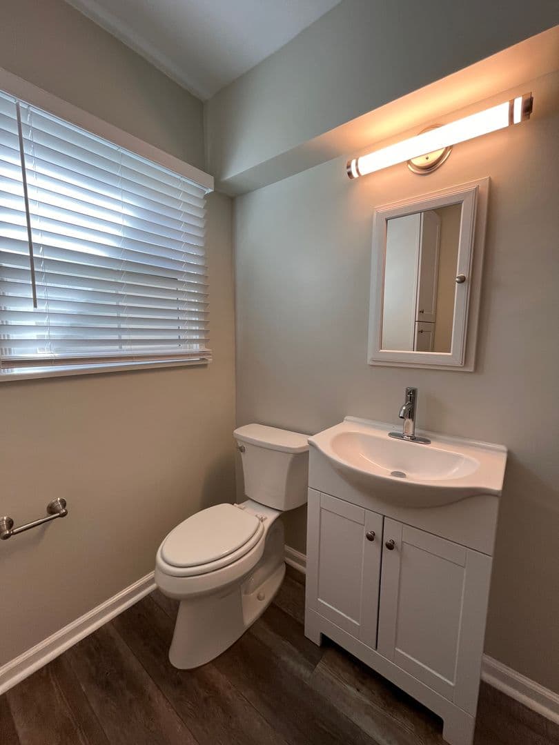 LONG BEACH Apartment: 1049 E CARSON ST