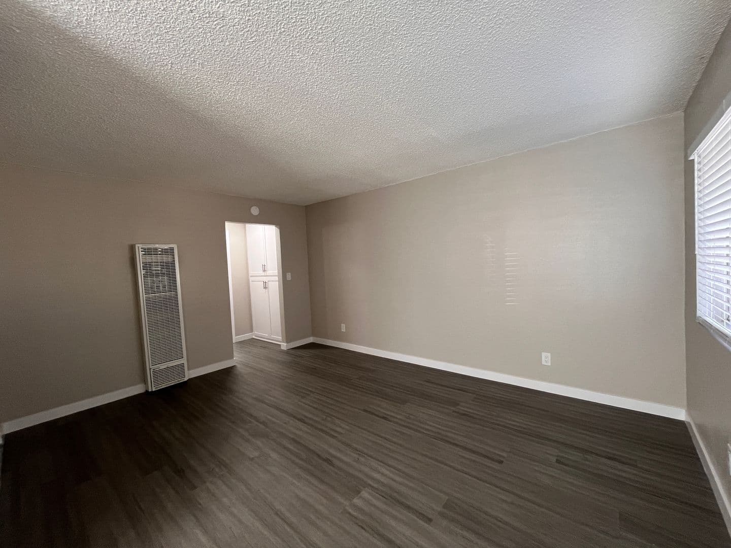 LONG BEACH Apartment: 1550-1604 HENDERSON AVE