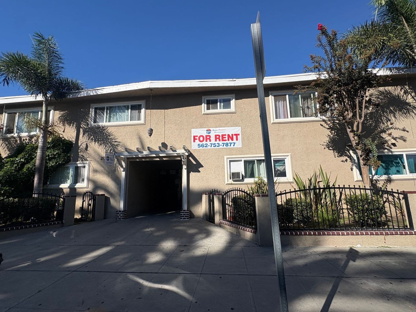 LONG BEACH Apartment: 2135 ELM AVE