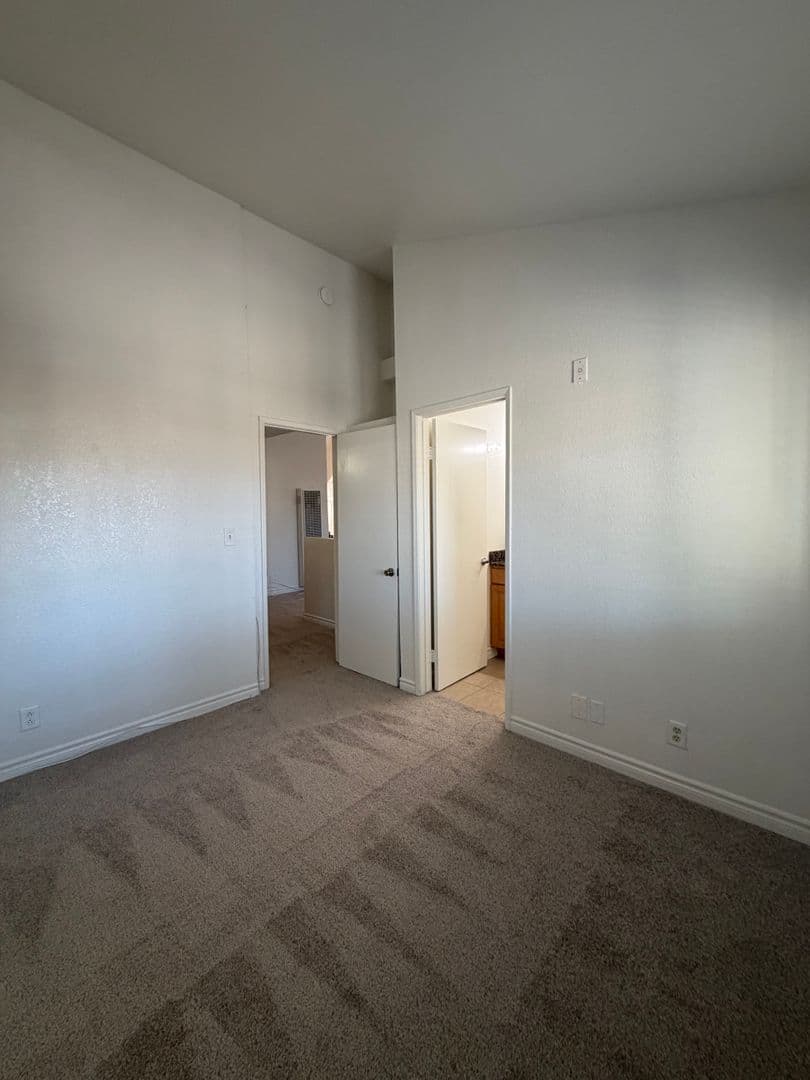 LONG BEACH Apartment: 758 ROSE AVENUE