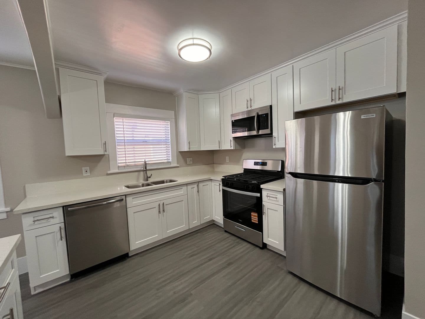 LONG BEACH Apartment: 1127-1141 E 1st ST