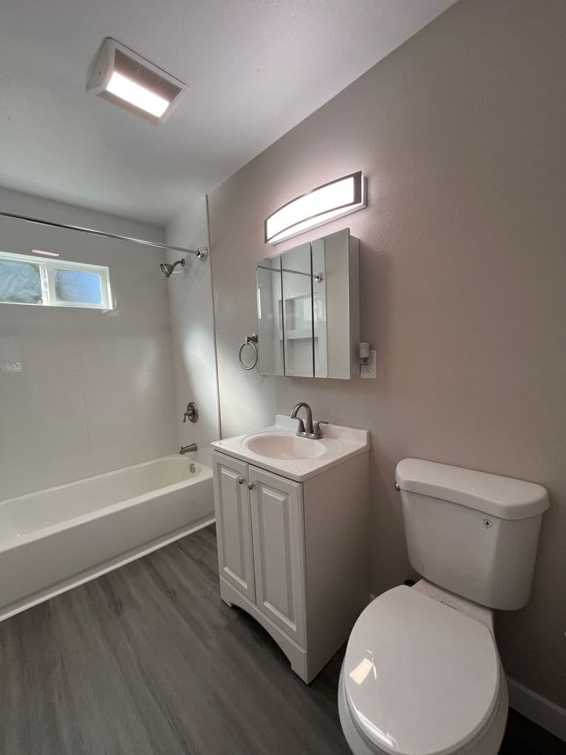 LONG BEACH Apartment: 1550-1604 HENDERSON AVE