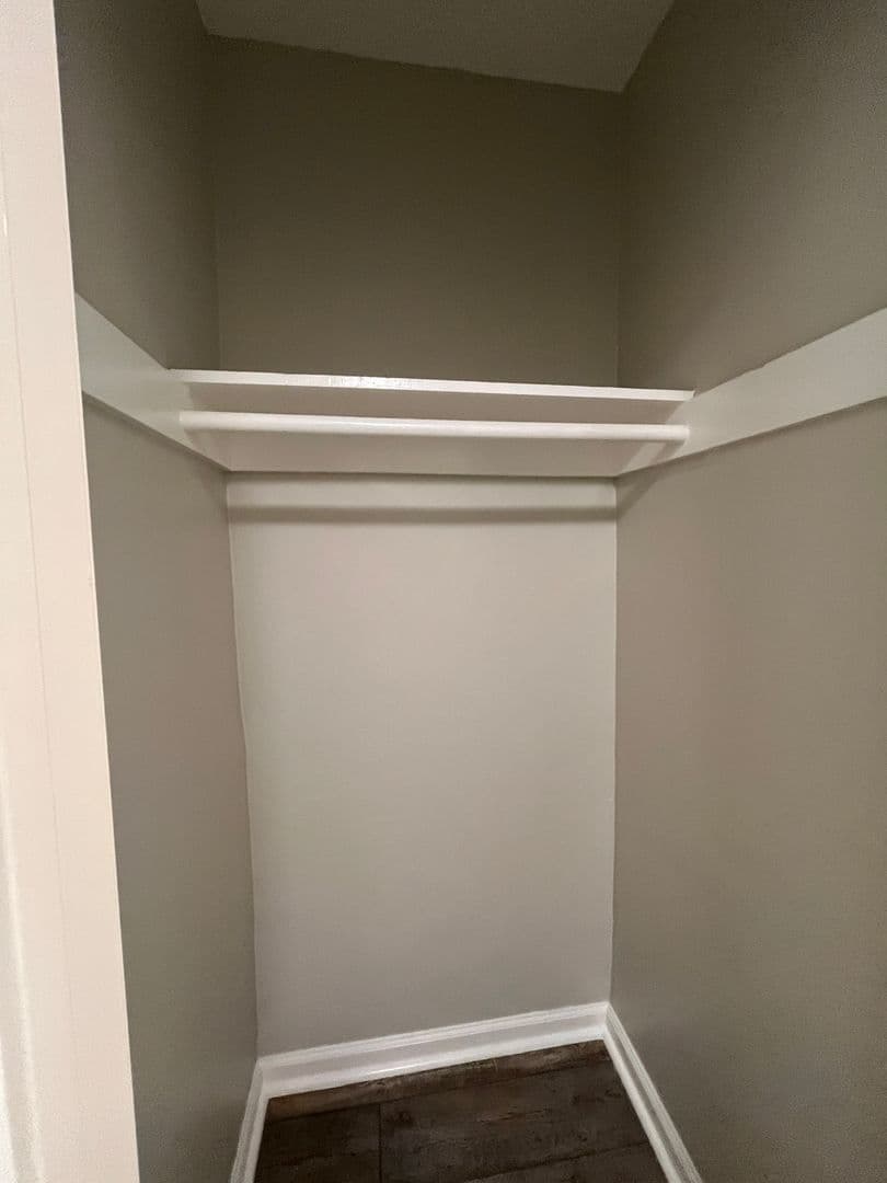 LONG BEACH Apartment: 1049 E CARSON ST