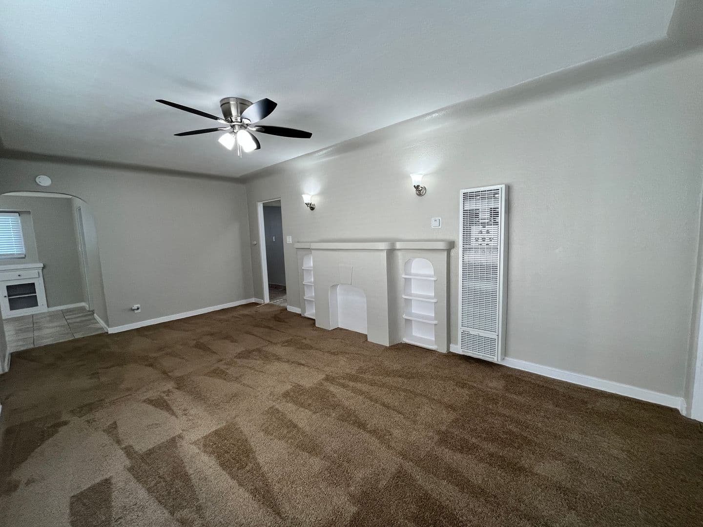 Long Beach Apartment: 2520 Cedar Ave