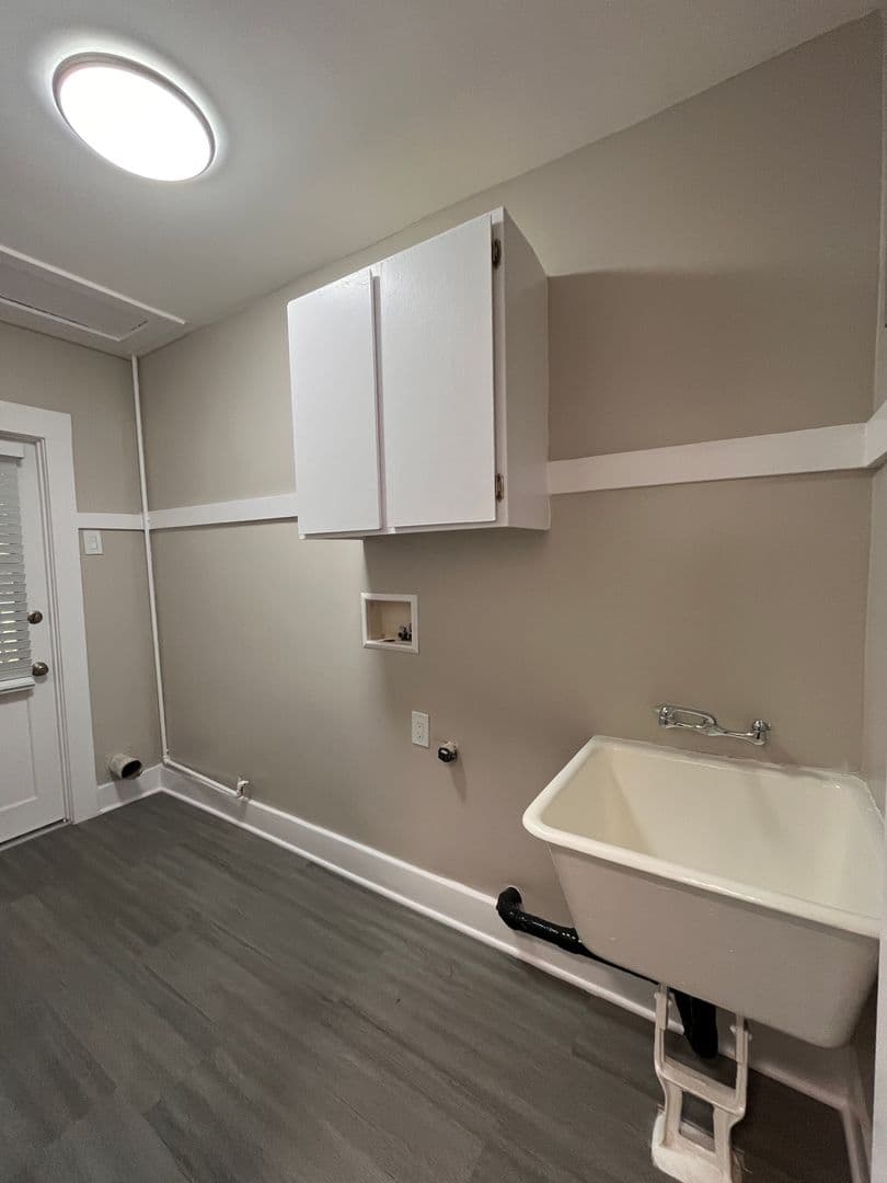 LONG BEACH Apartment: 1127-1141 E 1st ST