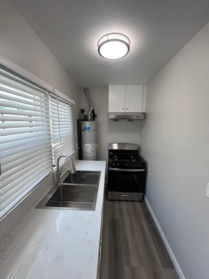 LONG BEACH Apartment: 5601 OCEAN BLVD