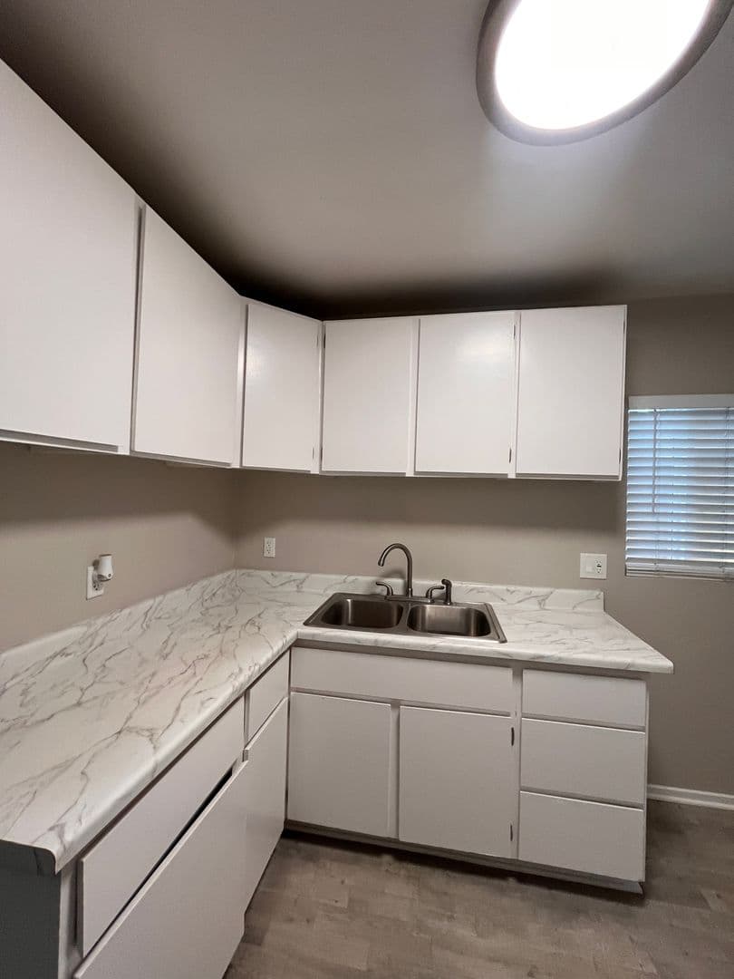 LONG BEACH Apartment: 1904-1912 E. BERMUDA ST