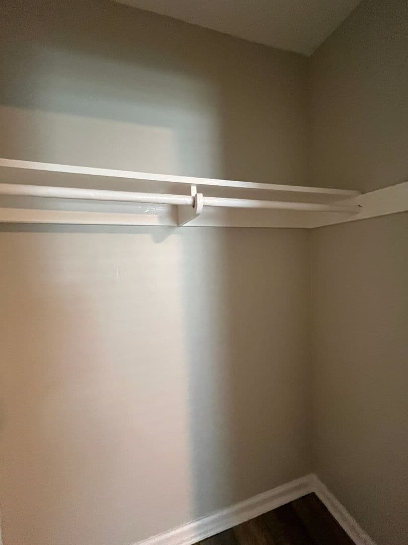 LONG BEACH Apartment: 1049 E CARSON ST
