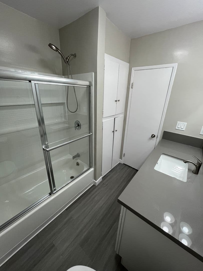 SEAL BEACH Apartment: 350 MARINA DR