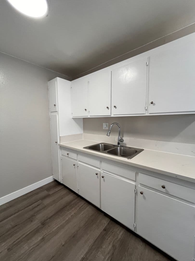 GARDENA Apartment: 14517 S VERMONT AVE