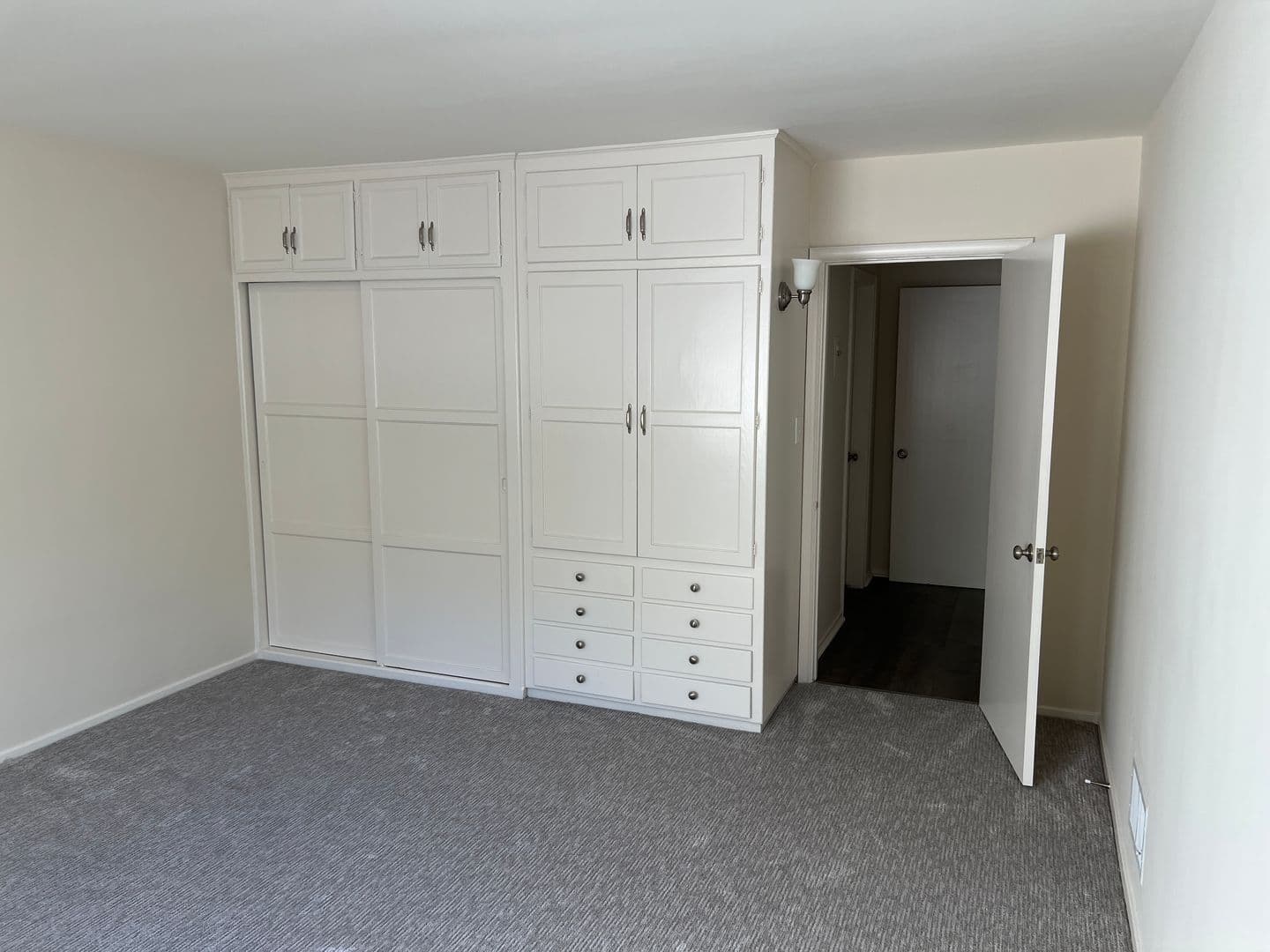 Los Angeles Apartment: 1633 N. Laurel Avenue