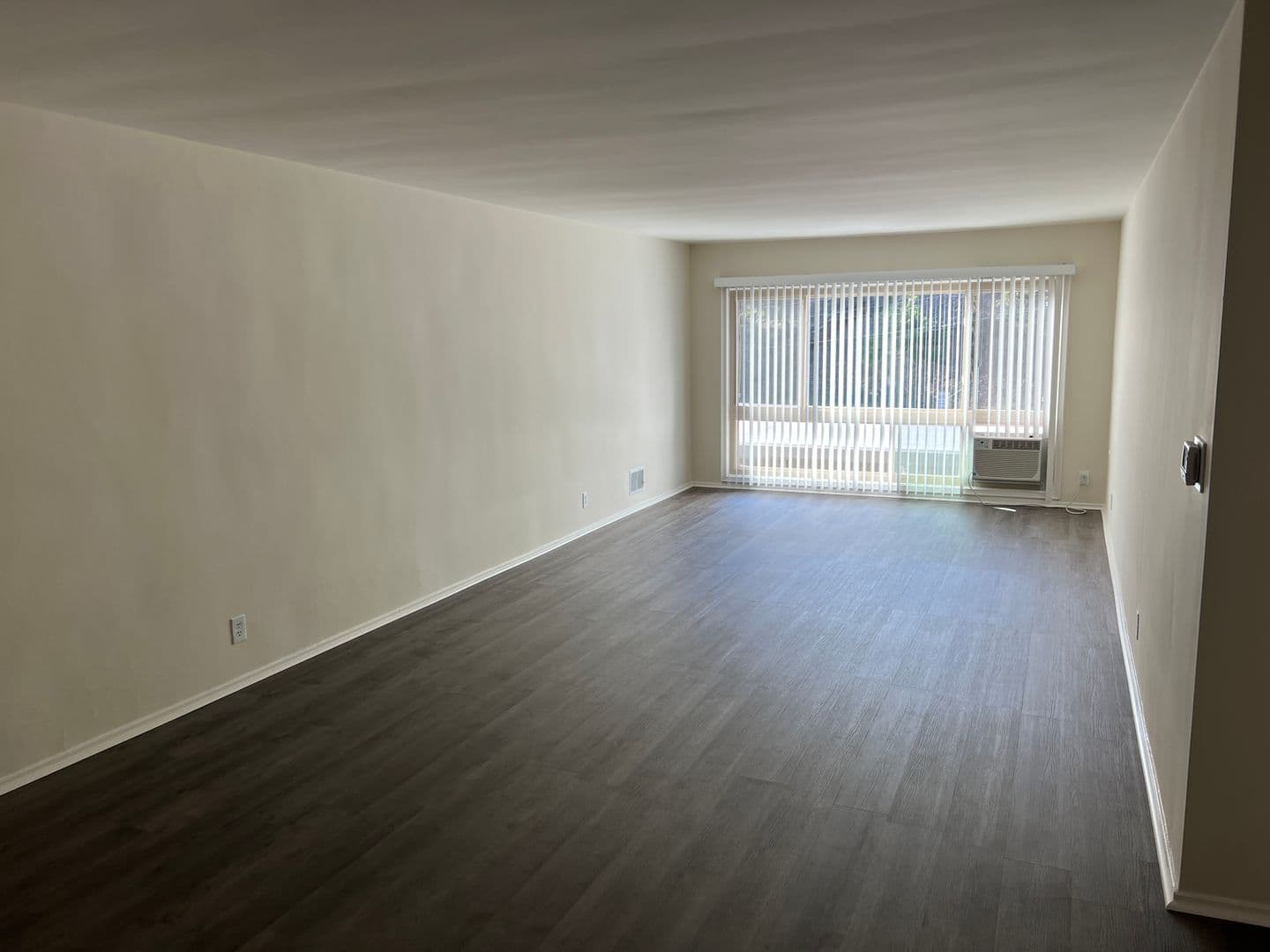 Los Angeles Apartment: 1633 N. Laurel Avenue