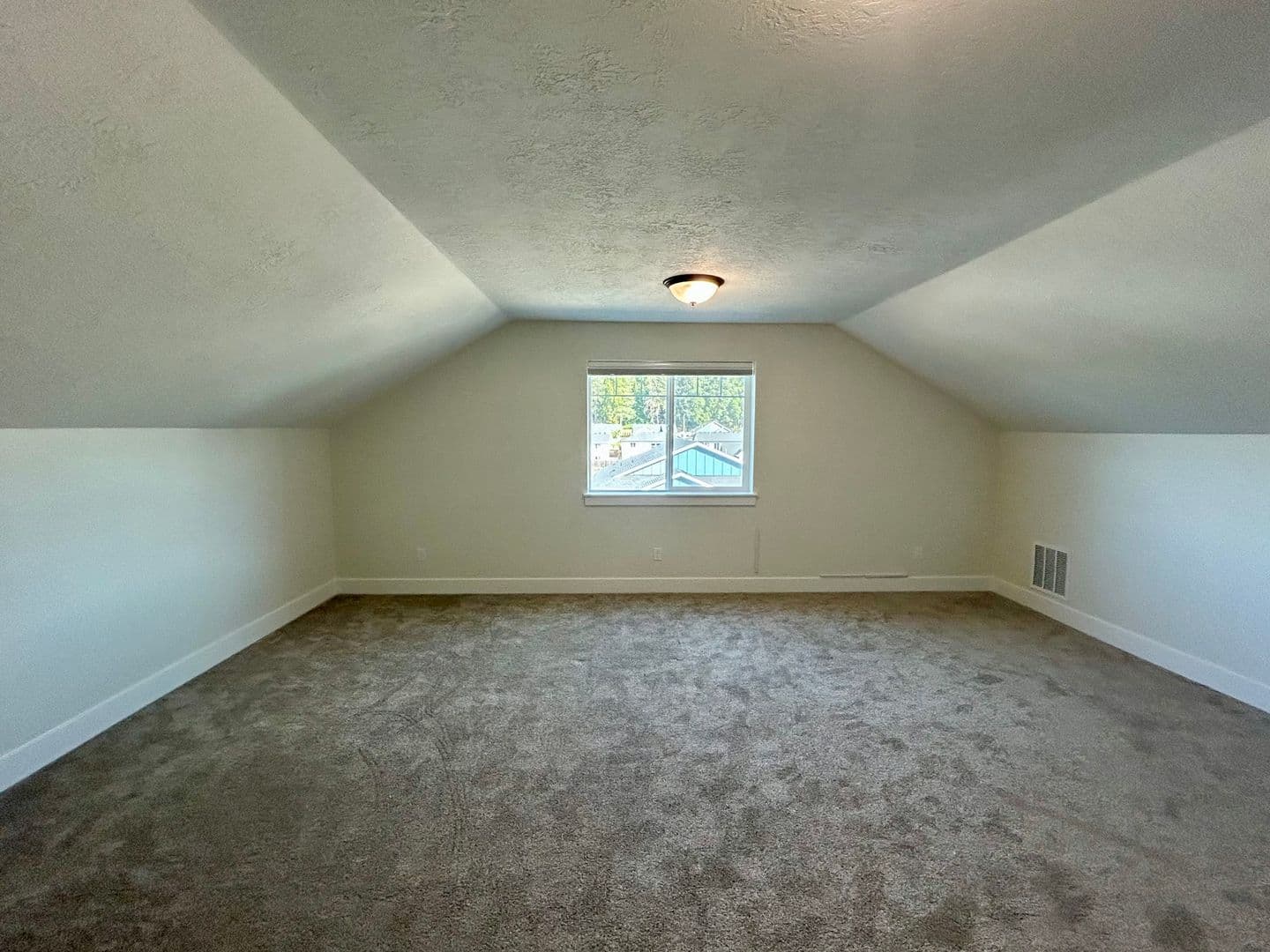 Salem House: 5667 Jeremy Valley Dr SE