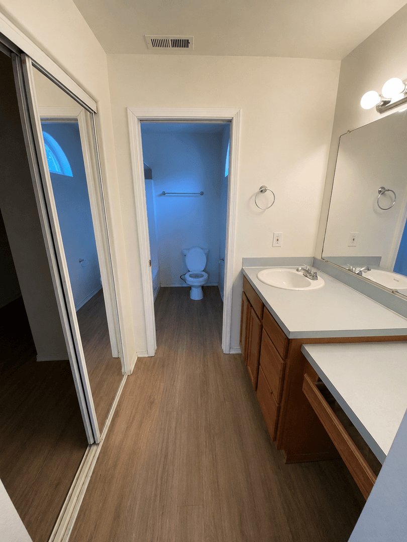 Salem Apartment: 5969-5979 Nelson Pl SE