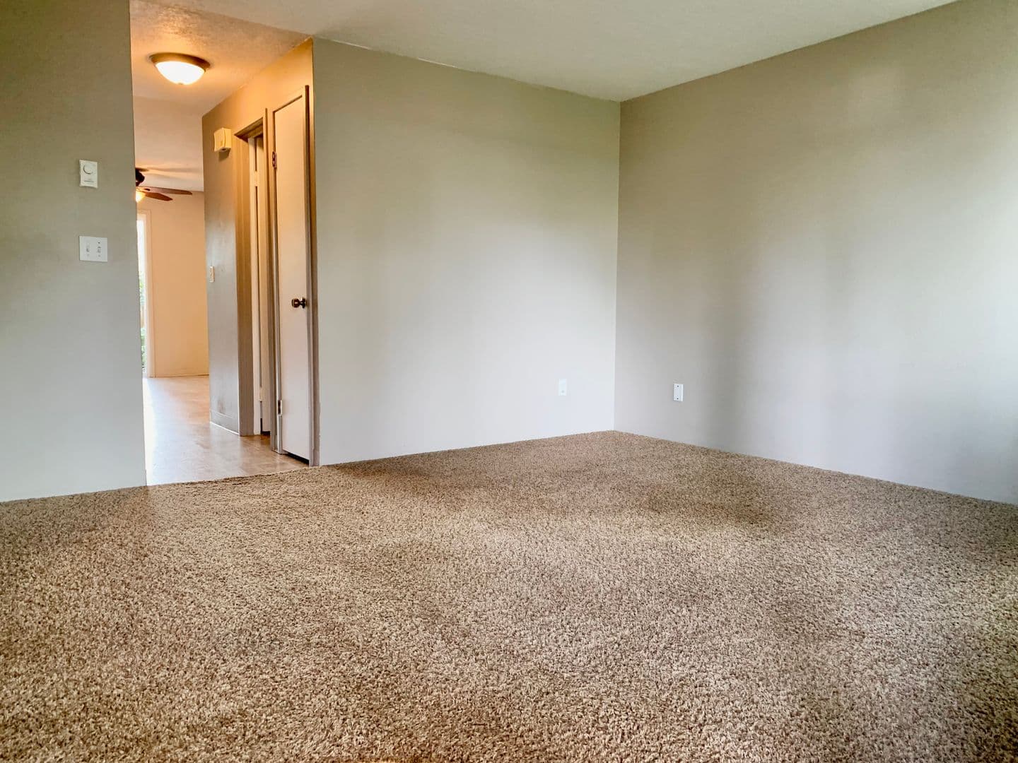 Salem Apartment: 4870-4874 Sunnyside Rd SE #11894