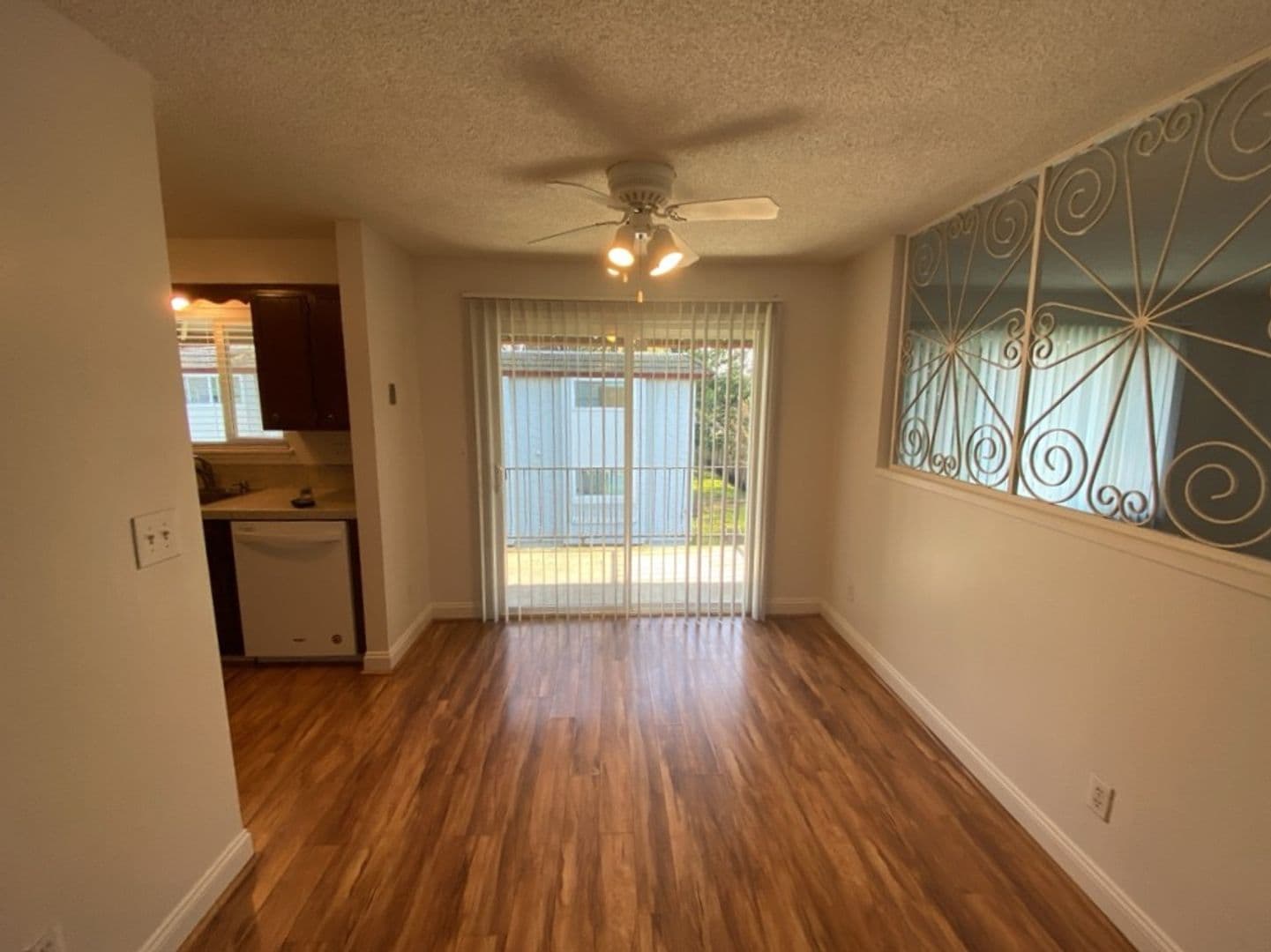 Keizer Apartment: 549-599 Greenwood Dr NE