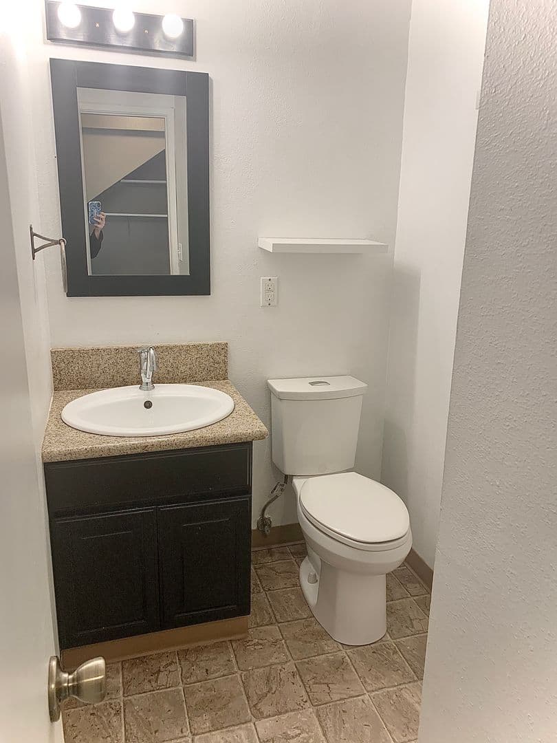Salem Apartment: 4870-4874 Sunnyside Rd SE #11894