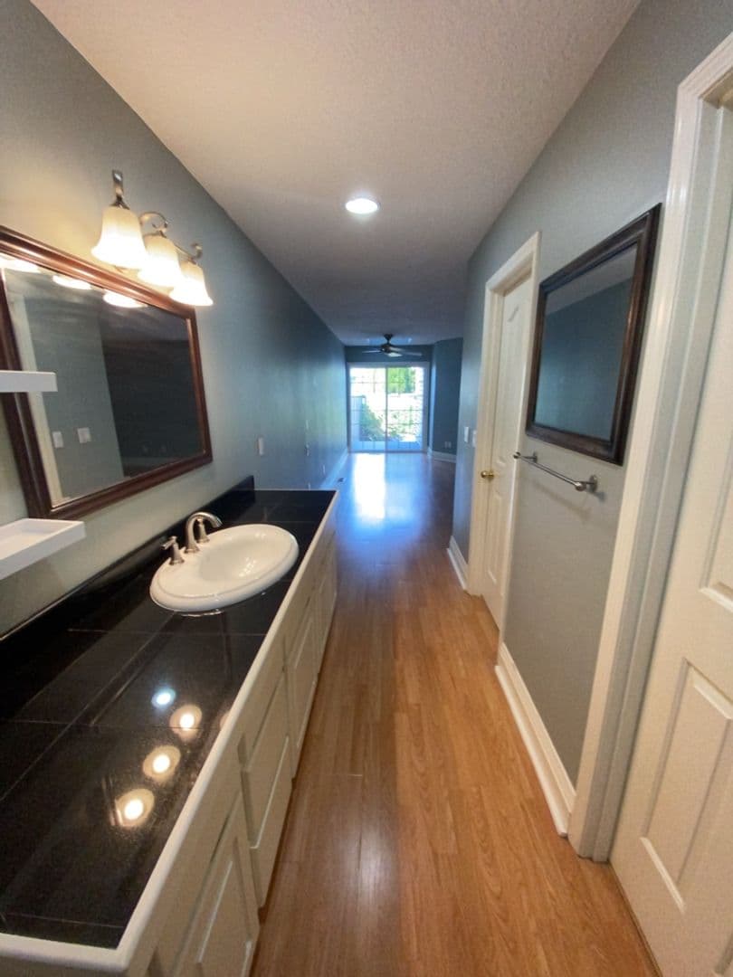 Salem Condo: 3115 La Costa Loop S