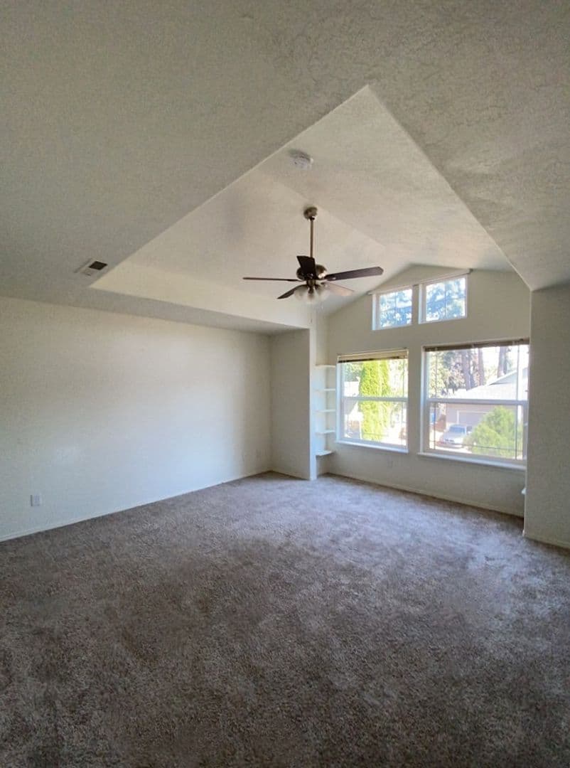 Salem Apartment: 5969-5979 Nelson Pl SE