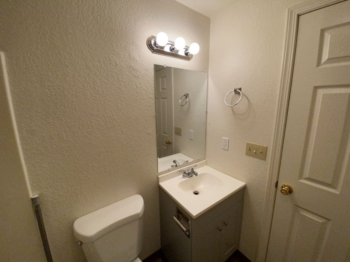 Keizer Apartment: 809-875 Plymouth