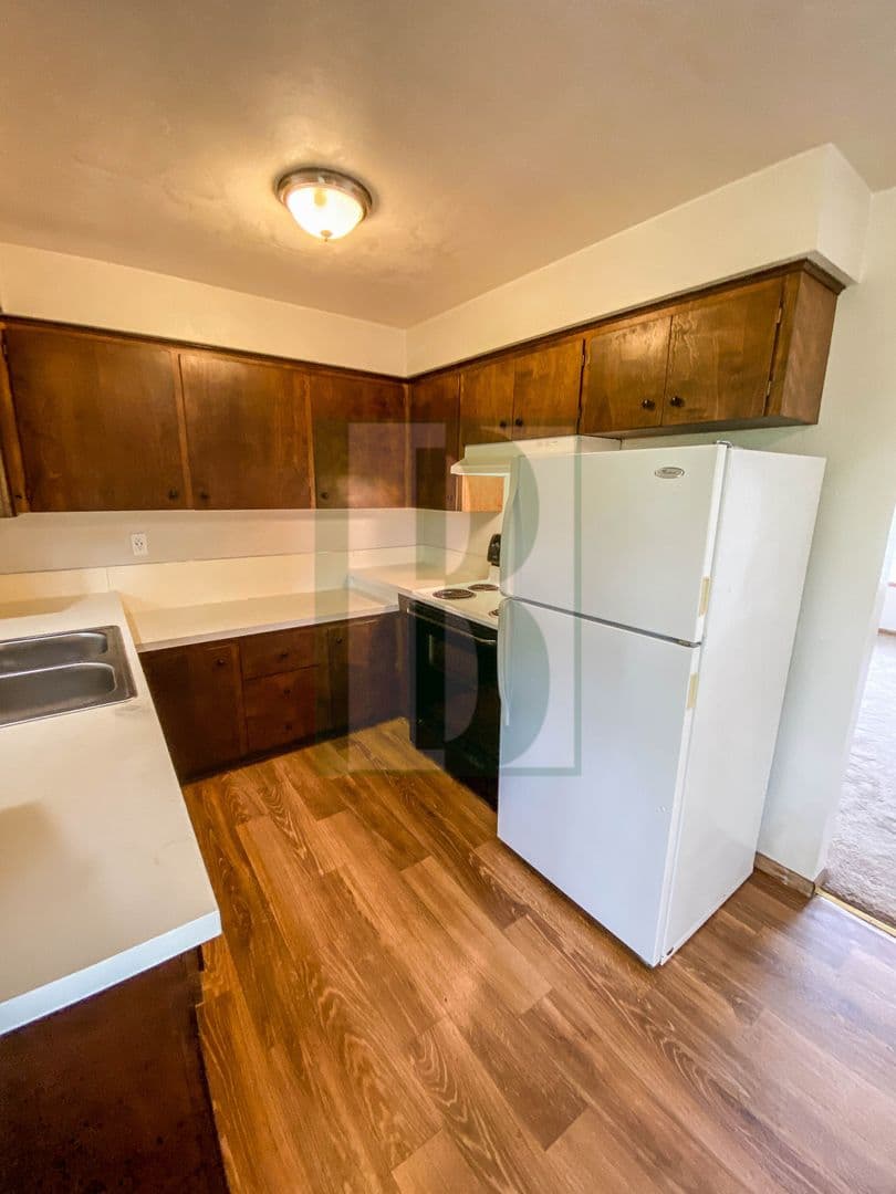 Salem Apartment: 482-494 18th St NE