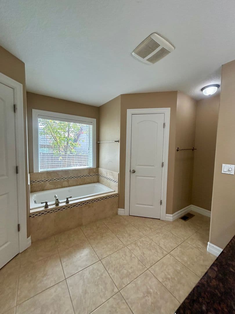 Salem Apartment: Multi