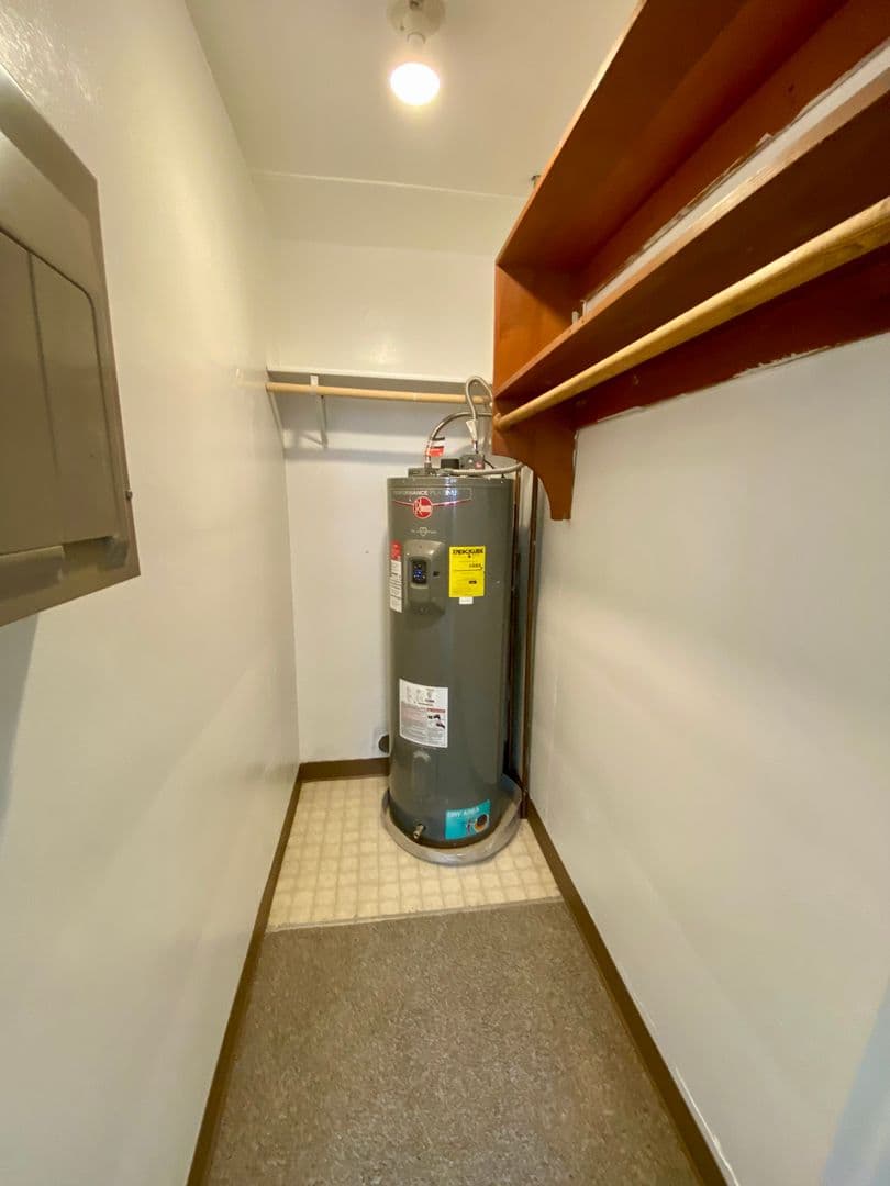 Salem Apartment: 2741 Brooks Ave NE