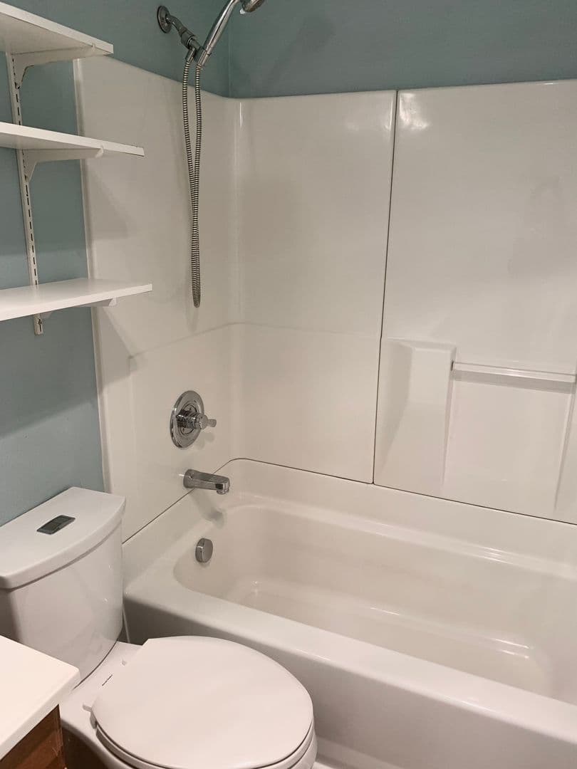 Salem Apartment: 4870-4874 Sunnyside Rd SE #11894