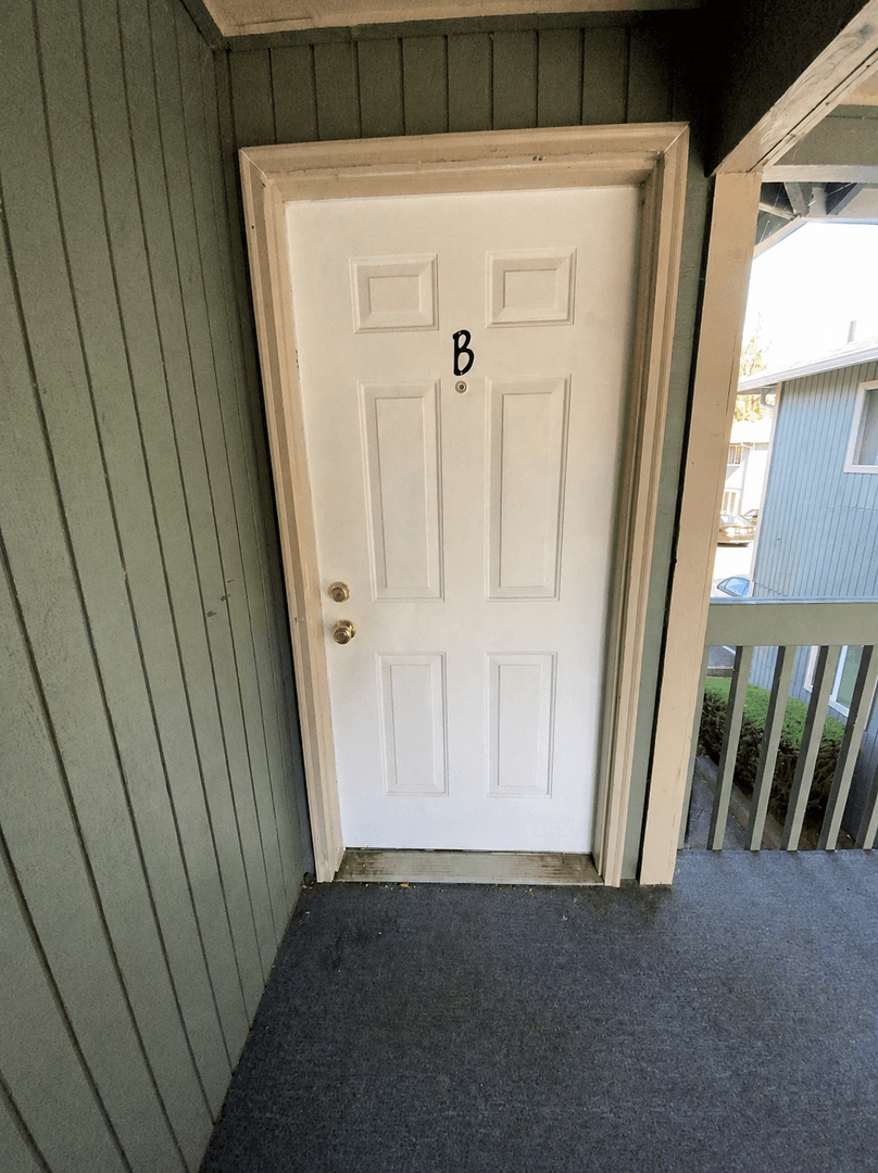 Keizer Apartment: 809-875 Plymouth