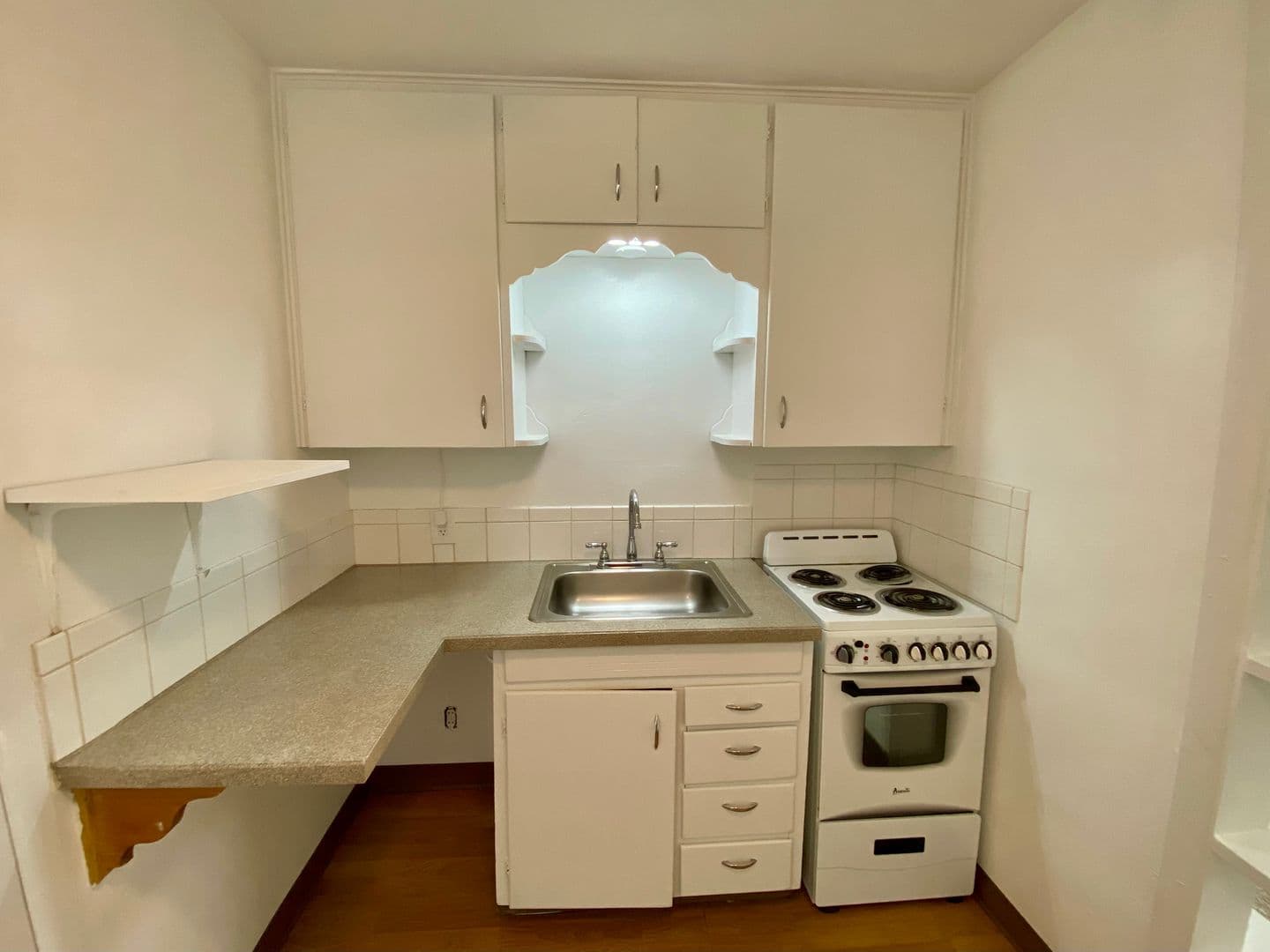 Salem Apartment: 2741 Brooks Ave NE
