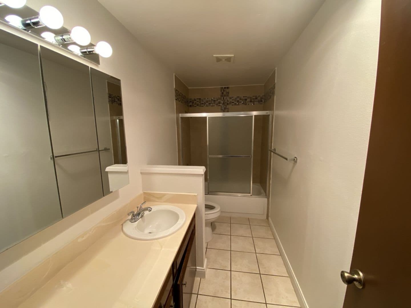 Keizer Apartment: 549-599 Greenwood Dr NE