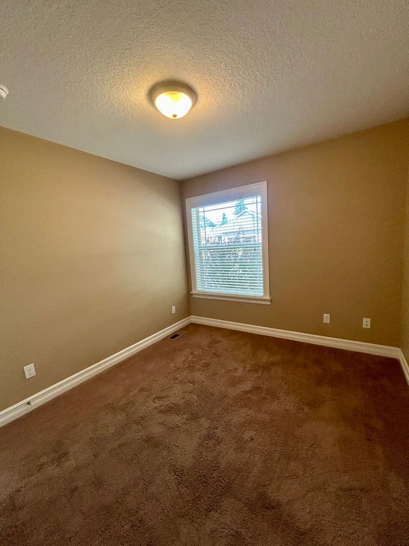 Salem Apartment: Multi