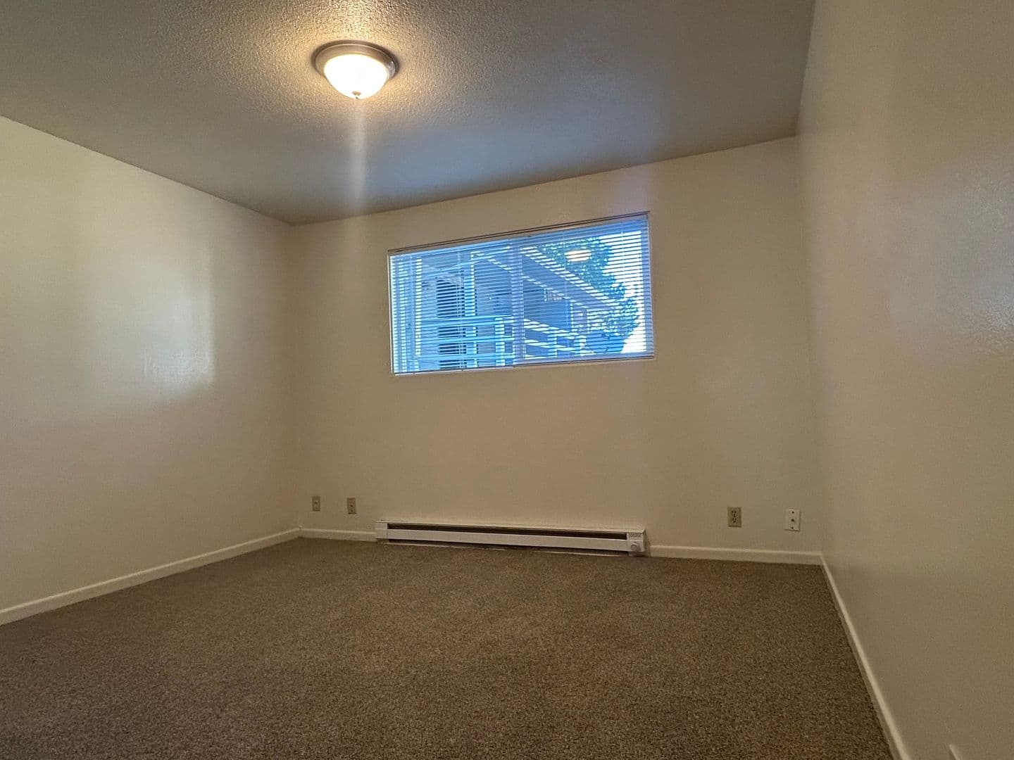 Salem Apartment: 612-614 Shangri La Ave NE