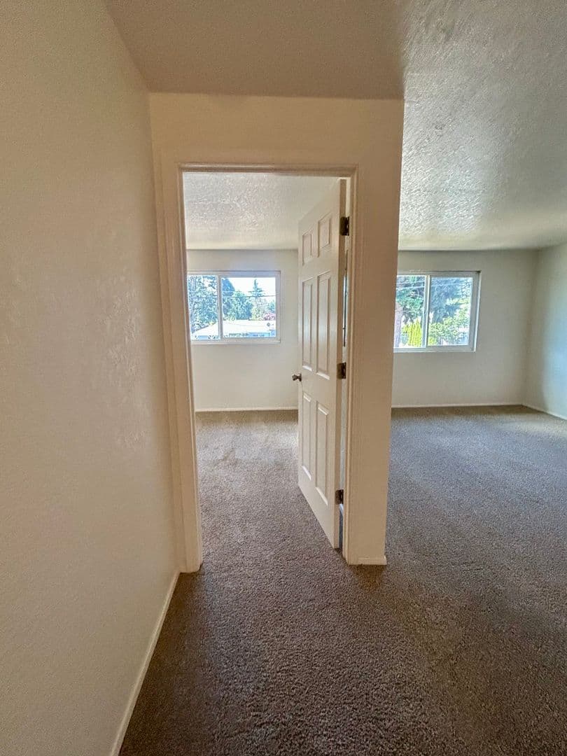 Keizer Apartment: 809-875 Plymouth