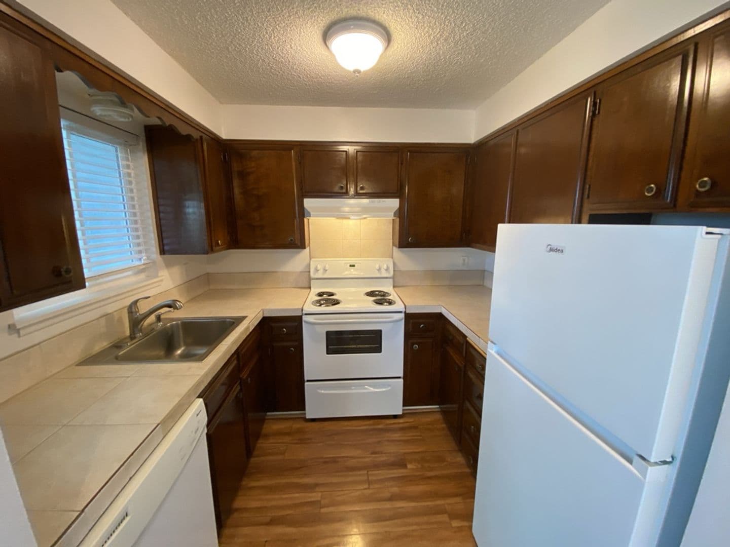 Keizer Apartment: 549-599 Greenwood Dr NE
